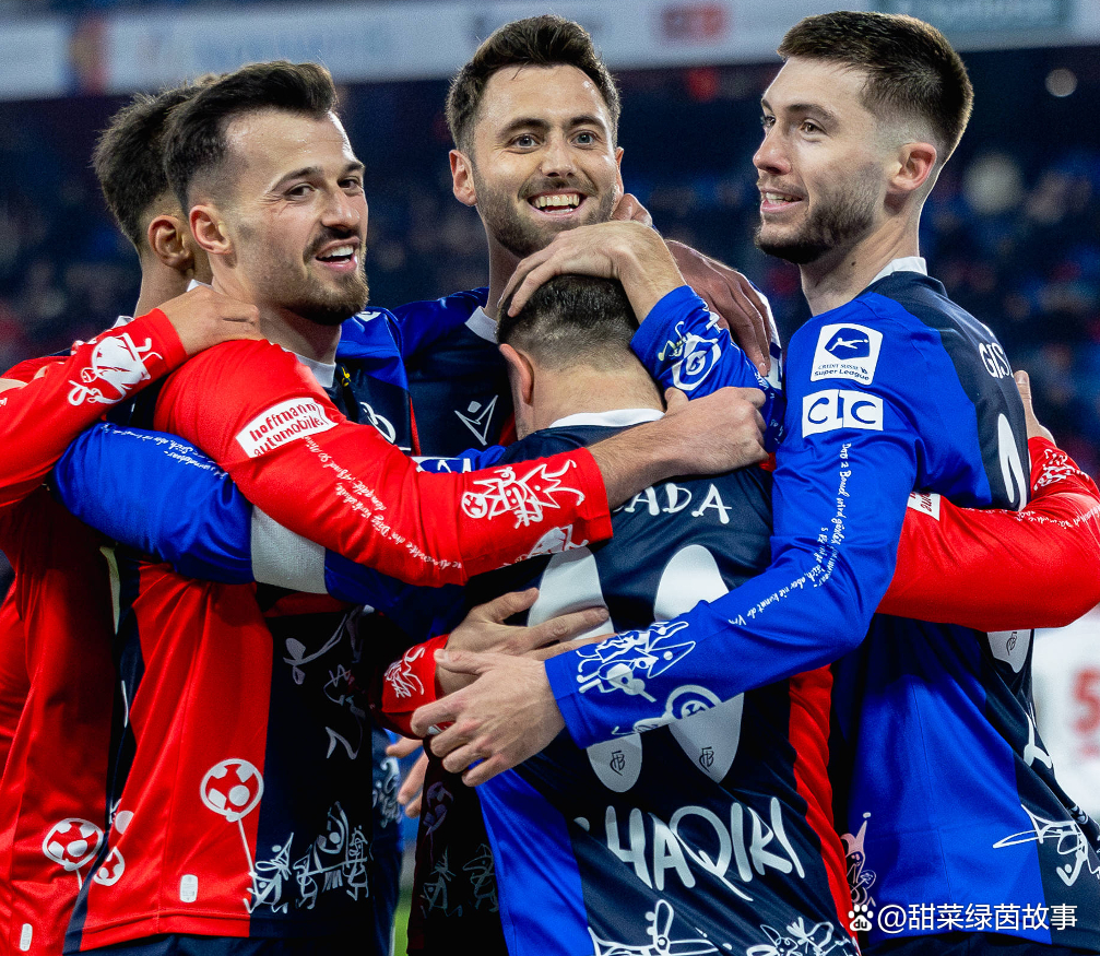 转会期斯图加特调整名单以备欧联，伤情更新环节打磨，气氛紧张，阵容厚度经受考验(斯图加特俱乐部官网中文版)